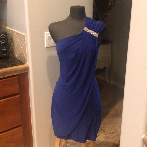 thea dora Dresses & Skirts - Blue evening gown